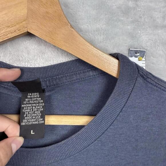 Obey Propaganda Graphic T-Shirt Men’s Size L Navy Blue Made in USA Streetwear - Picture 4 of 8